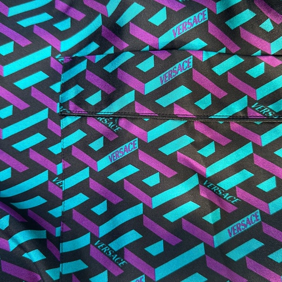 VERSACE La Greca Print Silk Button Up Top NWT - Picture 9 of 12